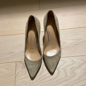 Gianvitto Rossi size 37 85 heel